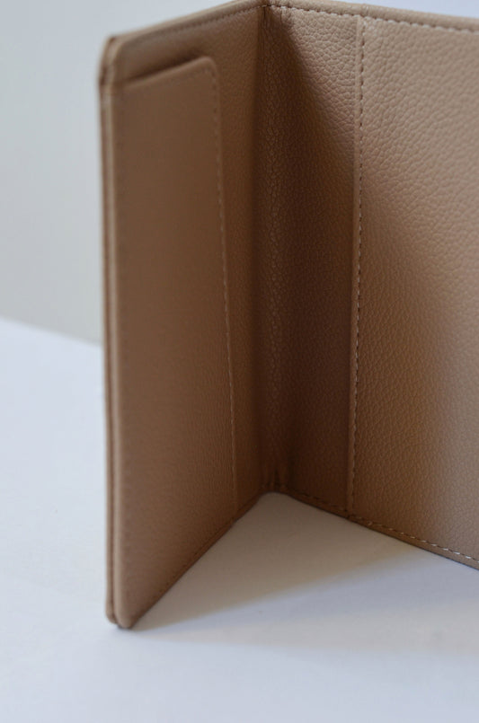 Bermuda Passport Holder - Tan