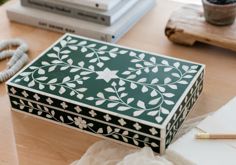 Eve Custom Correspondence Box